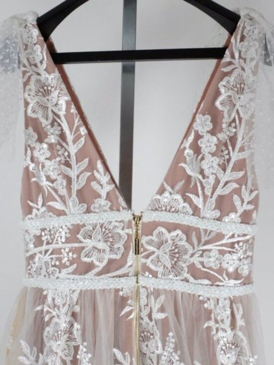 New Bronx and Banco wedding dress Tunisia bridal gown AU 10 / US 6 - Picture 6 of 10